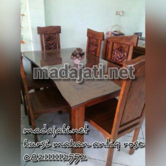 Kursi Makan Antiq Rose